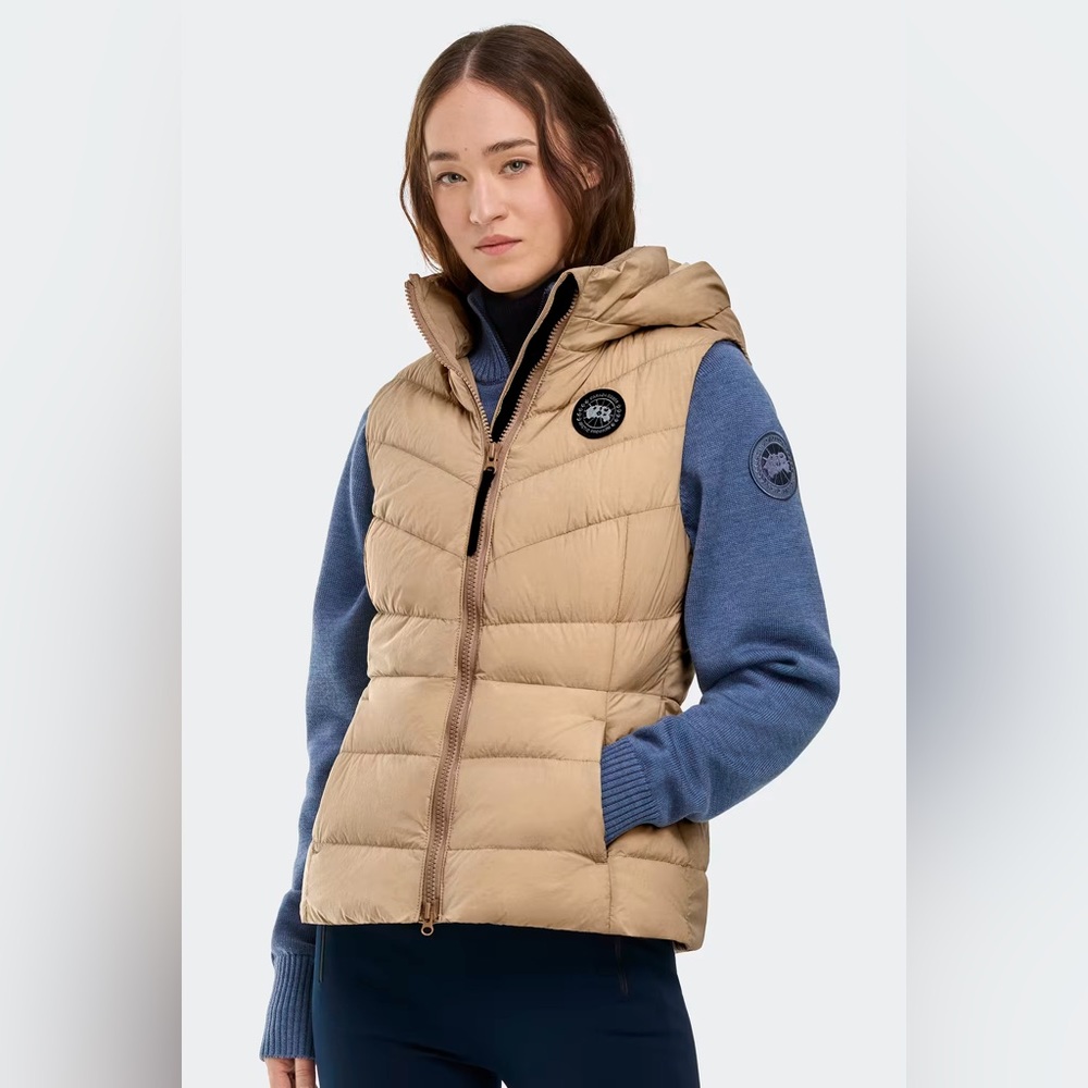 Authentic Canada Goose Claire down vest black label 
Size medium desert sand